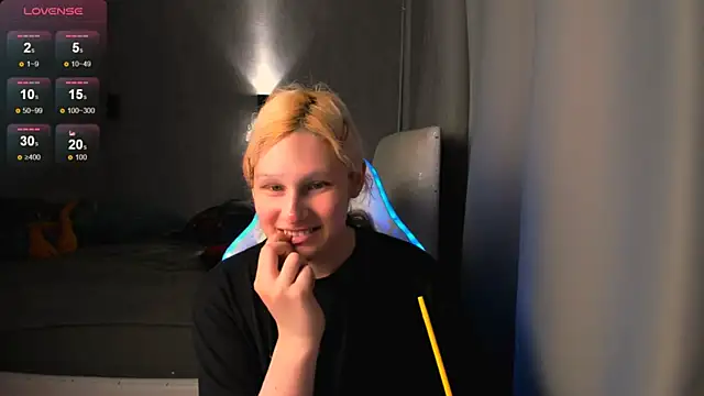 Kleo Godde online show from October 2025 09:48:01 PM