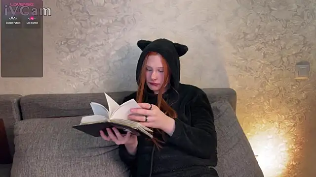 Kleo Godde online show from February 2025 09:47:02 PM