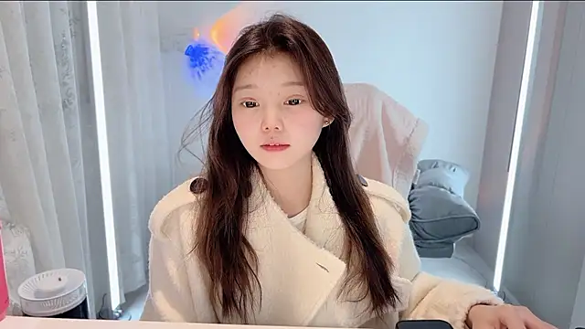 yangyang-1115 online show from November 2025 04:56:01 AM