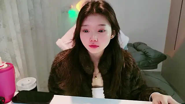 yangyang-1115 online show from December 2025 04:57:02 AM