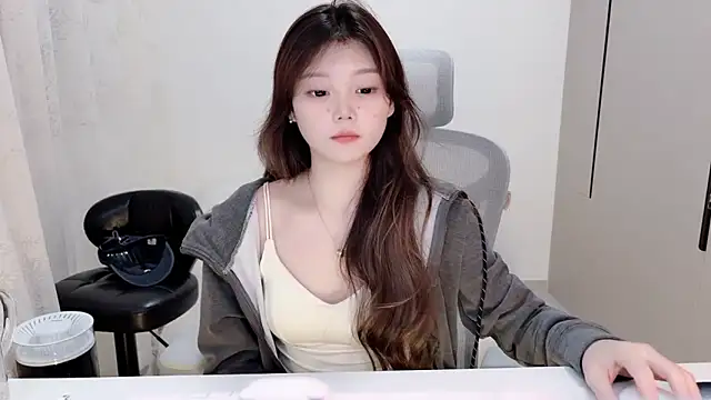 yangyang-1115 online show from November 2025 04:00:01 PM