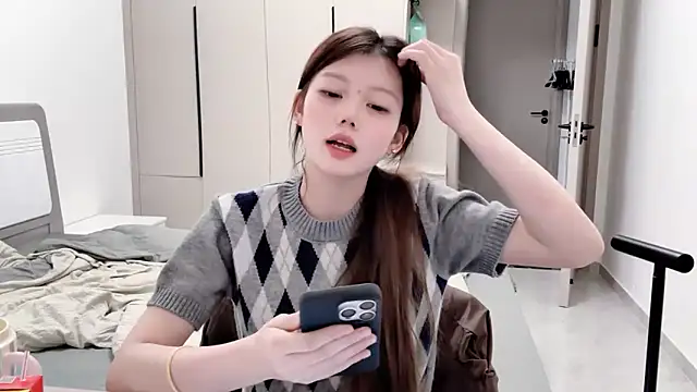 yangyang-1115 online show from September 2025 04:09:02 PM