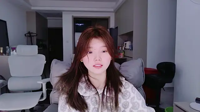 Snapshot of yangyang-1115 chatting on January 2026 05:44:01 AM yangyang-1115 online show from January 2026 05:44:01 AM