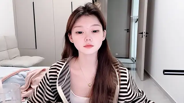 yangyang-1115 online show from October 2025 05:08:01 AM