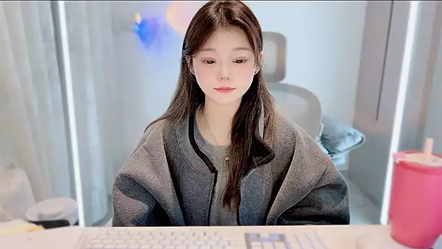 yangyang-1115 online show from November 2025 03:50:02 AM