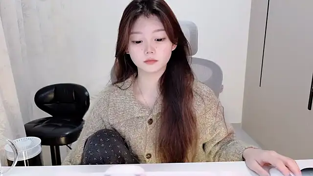 yangyang-1115 online show from November 2025 05:23:02 AM