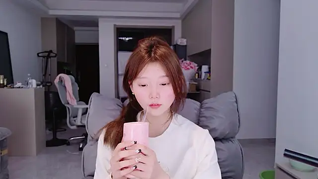 Snapshot of yangyang-1115 chatting on February 2026 02:04:02 PM yangyang-1115 online show from February 2026 02:04:02 PM