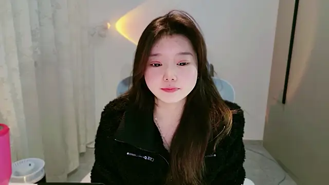 yangyang-1115 online show from December 2025 05:08:01 AM