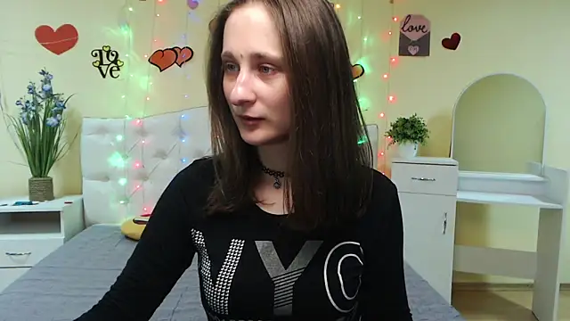 Snapshot of MichelLeee chatting on March 2025 12:09:01 PM MichelLeee online show from March 2025 12:09:01 PM
