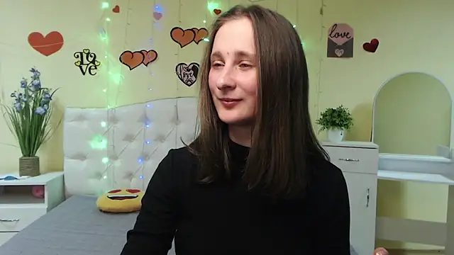 Snapshot of MichelLeee chatting on February 2025 06:15:02 PM MichelLeee online show from February 2025 06:15:02 PM