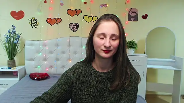 Snapshot of MichelLeee chatting on February 2025 03:18:02 PM MichelLeee online show from February 2025 03:18:02 PM