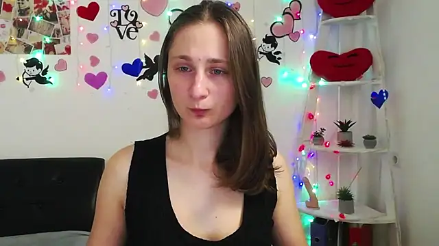 Snapshot of MichelLeee chatting on March 2025 12:02:02 PM MichelLeee online show from March 2025 12:02:02 PM