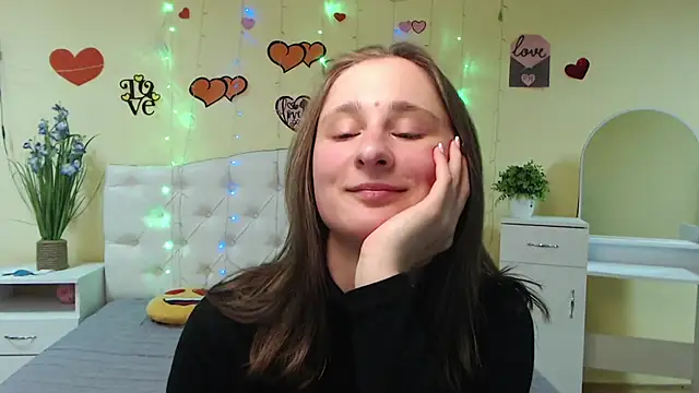 Snapshot of MichelLeee chatting on February 2025 03:10:02 PM MichelLeee online show from February 2025 03:10:02 PM