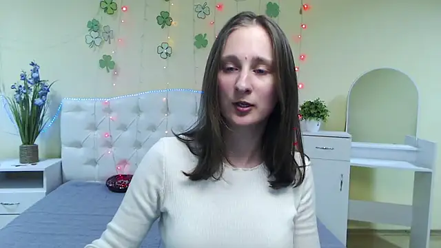 Snapshot of MichelLeee chatting on March 2025 03:25:01 PM MichelLeee online show from March 2025 03:25:01 PM