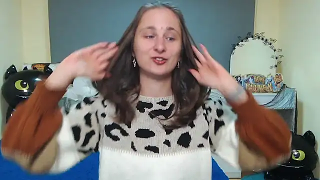 Snapshot of MichelLeee chatting on October 2025 11:09:01 AM MichelLeee online show from October 2025 11:09:01 AM