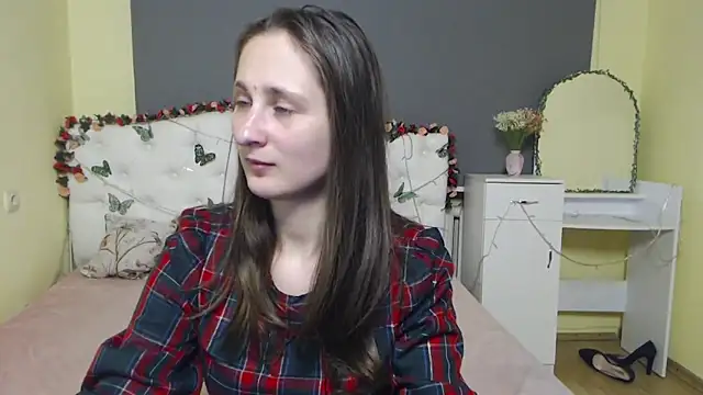 MichelLeee online show from February 2026 12:27:01 PM