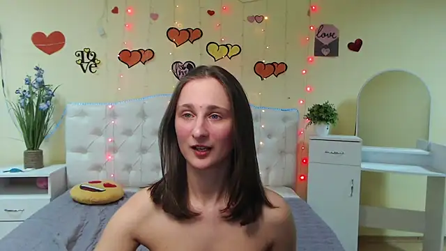 Snapshot of MichelLeee chatting on February 2025 06:28:02 PM MichelLeee online show from February 2025 06:28:02 PM