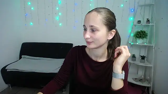 Snapshot of MichelLeee chatting on November 2025 12:09:01 PM MichelLeee online show from November 2025 12:09:01 PM