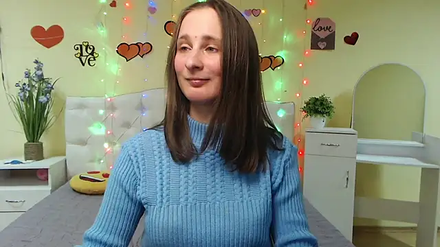 Snapshot of MichelLeee chatting on February 2025 03:22:01 PM MichelLeee online show from February 2025 03:22:01 PM