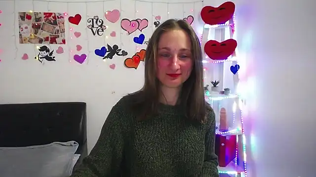 Snapshot of MichelLeee chatting on February 2025 03:10:02 PM MichelLeee online show from February 2025 03:10:02 PM