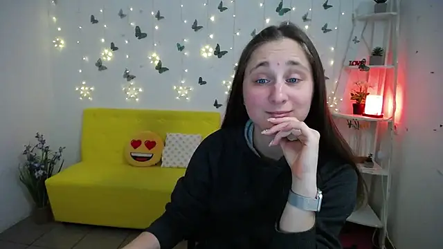 Snapshot of MichelLeee chatting on April 2026 12:29:02 PM MichelLeee online show from April 2026 12:29:02 PM