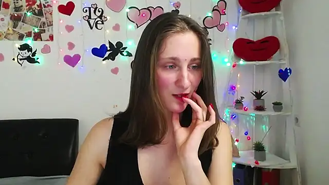 Snapshot of MichelLeee chatting on March 2025 03:06:01 PM MichelLeee online show from March 2025 03:06:01 PM