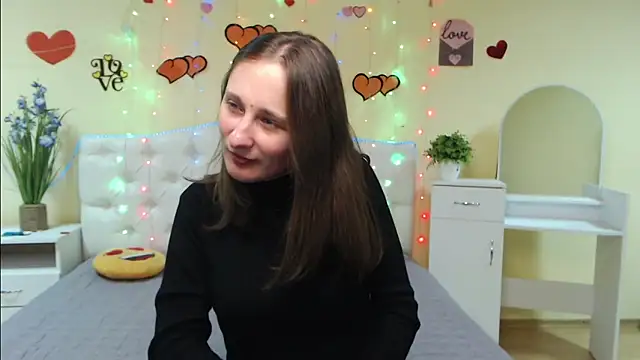 Snapshot of MichelLeee chatting on March 2025 12:06:02 PM MichelLeee online show from March 2025 12:06:02 PM