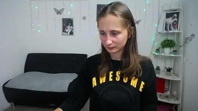 Snapshot of MichelLeee chatting on October 2025 11:23:01 AM MichelLeee online show from October 2025 11:23:01 AM