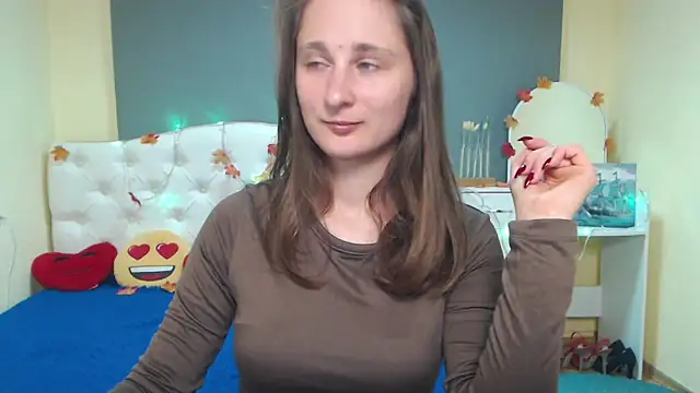 Snapshot of MichelLeee chatting on November 2025 12:30:01 PM MichelLeee online show from November 2025 12:30:01 PM