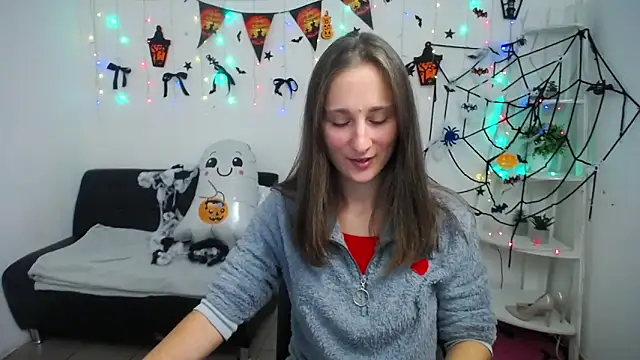Snapshot of MichelLeee chatting on October 2025 11:29:02 AM MichelLeee online show from October 2025 11:29:02 AM