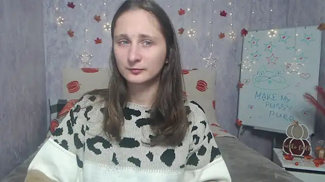 Snapshot of MichelLeee chatting on November 2025 12:09:01 PM MichelLeee online show from November 2025 12:09:01 PM