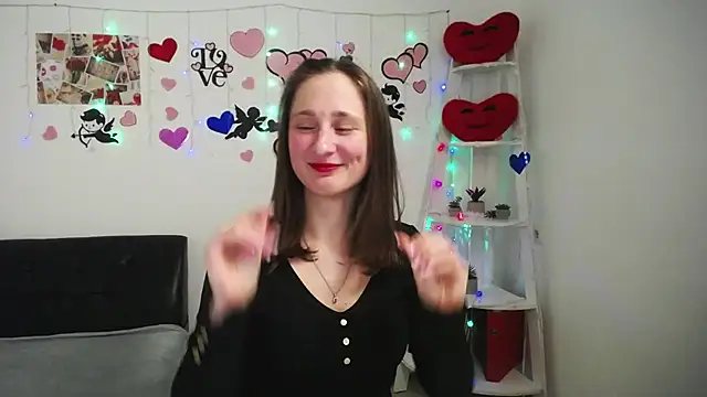 Snapshot of MichelLeee chatting on February 2025 06:20:01 PM MichelLeee online show from February 2025 06:20:01 PM