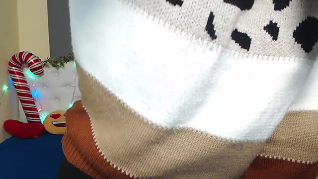 Snapshot of MichelLeee chatting on December 2025 12:22:02 PM MichelLeee online show from December 2025 12:22:02 PM