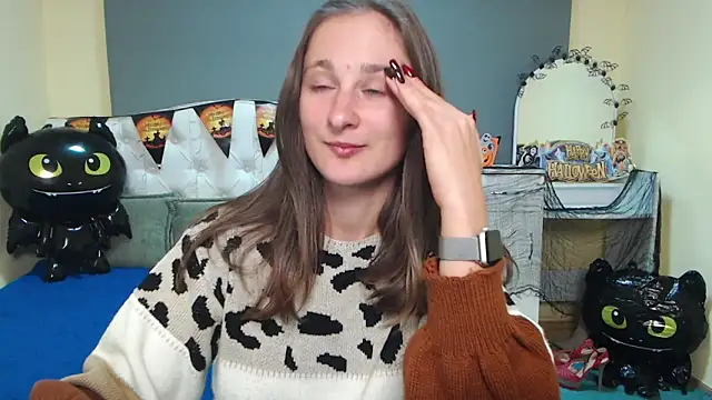 Snapshot of MichelLeee chatting on October 2025 12:15:01 PM MichelLeee online show from October 2025 12:15:01 PM