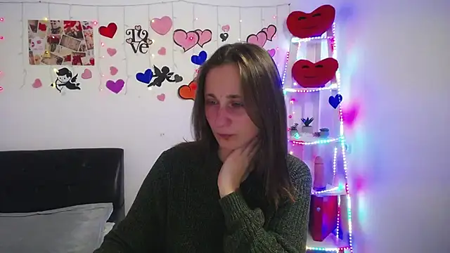 Snapshot of MichelLeee chatting on February 2025 12:05:02 PM MichelLeee online show from February 2025 12:05:02 PM