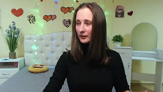 Snapshot of MichelLeee chatting on February 2025 03:20:02 PM MichelLeee online show from February 2025 03:20:02 PM