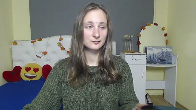 Snapshot of MichelLeee chatting on November 2025 12:31:01 PM MichelLeee online show from November 2025 12:31:01 PM