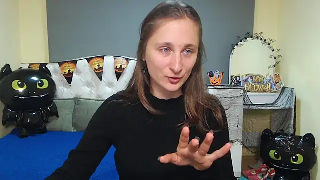 Snapshot of MichelLeee chatting on October 2025 12:14:02 PM MichelLeee online show from October 2025 12:14:02 PM