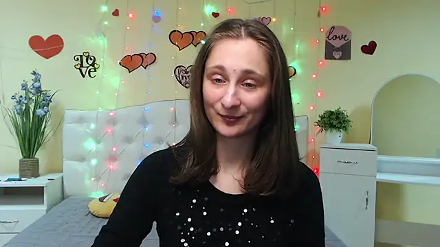 Snapshot of MichelLeee chatting on March 2025 12:11:02 PM MichelLeee online show from March 2025 12:11:02 PM
