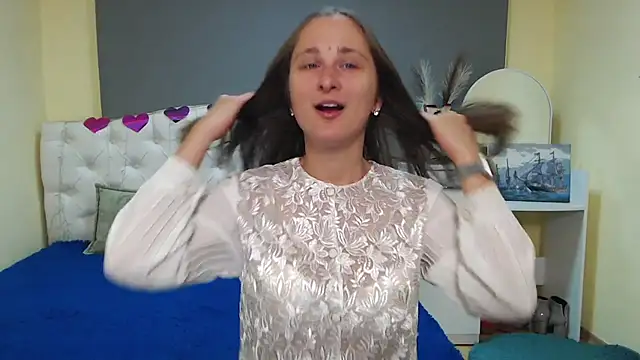 Snapshot of MichelLeee chatting on October 2025 11:12:01 AM MichelLeee online show from October 2025 11:12:01 AM