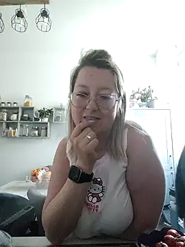 Snapshot of Lillyloo_ chatting on March 2025 12:58:02 PM Lillyloo online show from March 2025 12:58:02 PM