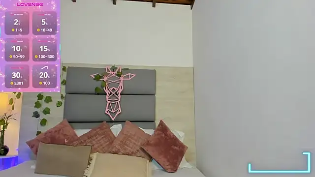 AshleyHill2 online show from October 2025 04:00:01 AM