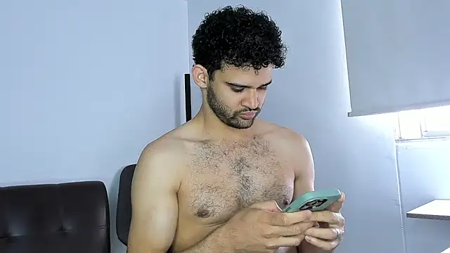 andrewChris  online show from November 2025 03:07:02 PM