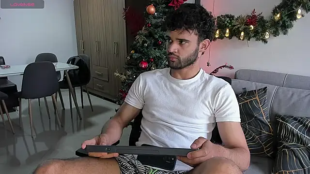 Snapshot of andrewChris_ chatting on December 2024 03:15:02 PM andrewChris  online show from December 2024 03:15:02 PM