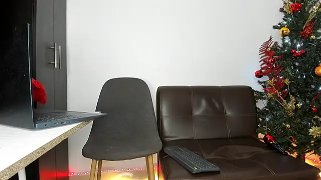 andrewChris  online show from November 2025 02:34:02 AM