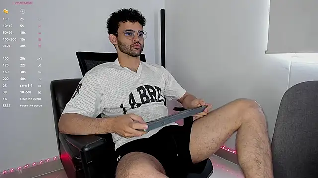 andrewChris  online show from October 2025 04:07:02 PM