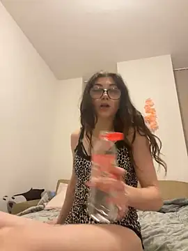 Snapshot of badlills201 chatting on February 2025 05:20:01 PM badlills201 online show from February 2025 05:20:01 PM