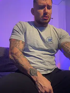 DimitriSullivan  online show from June 2026 02:33:01 AM