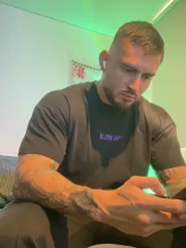 DimitriSullivan  online show from May 2026 02:05:02 PM