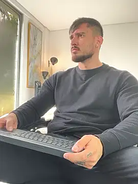 DimitriSullivan  online show from January 2026 01:18:02 PM